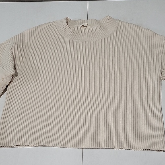 NWOT Easel Medium Cream Ribbed Crewneck Sweater with Plush Cuff Detail - Picture 3 of 7